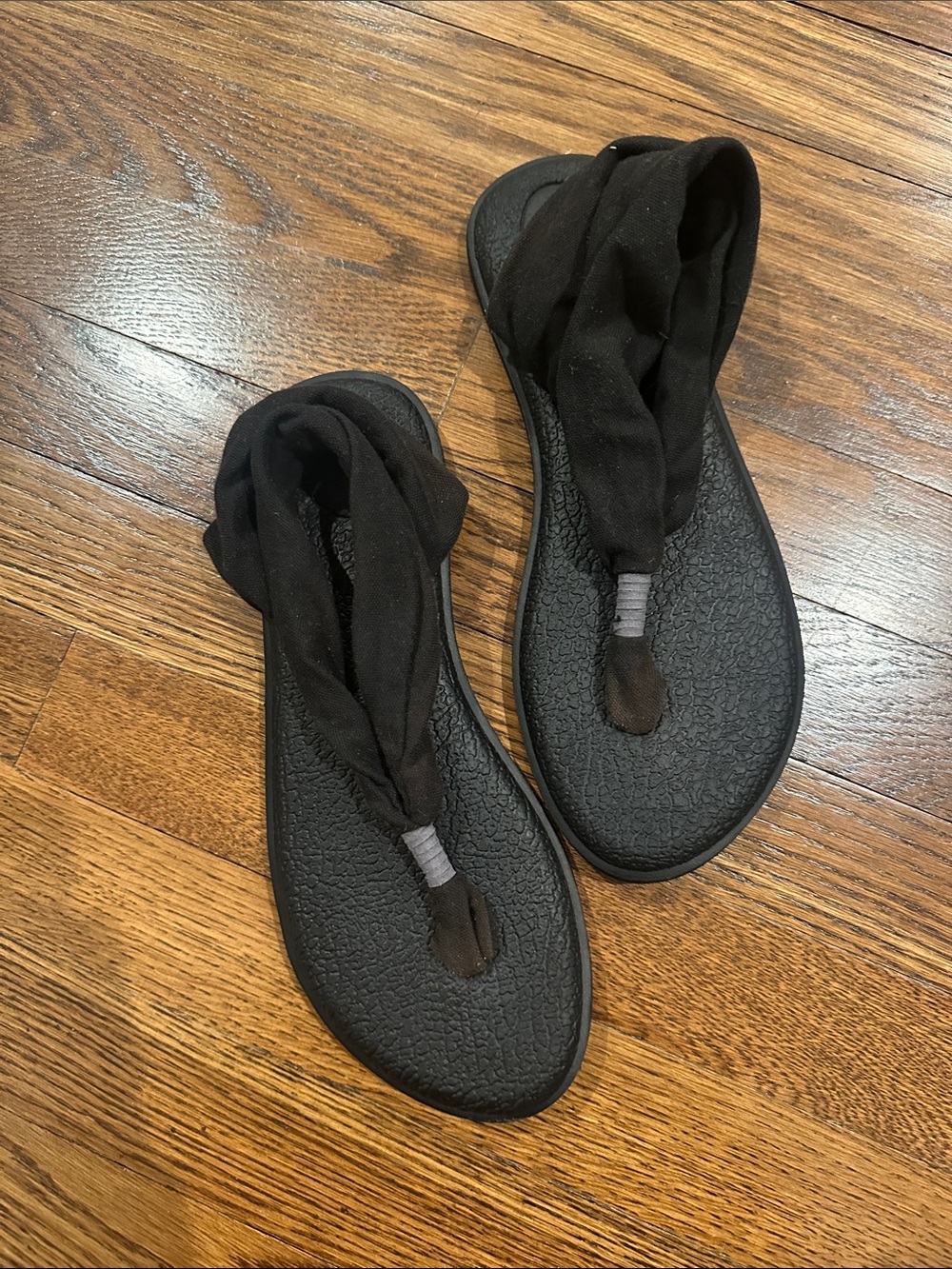 Sanuk Black Fabric Wrap Sandals